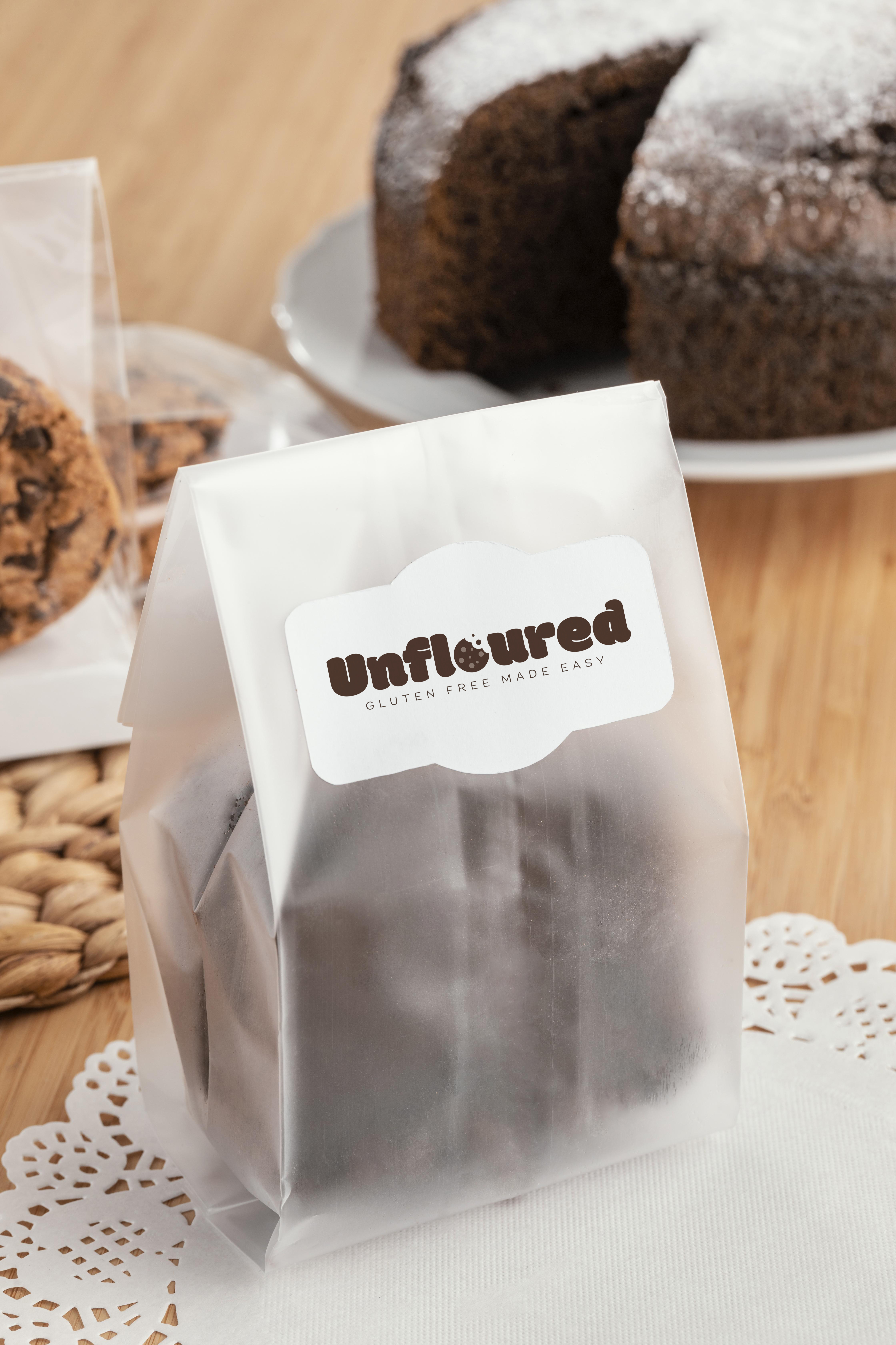Unfloured logo on bag